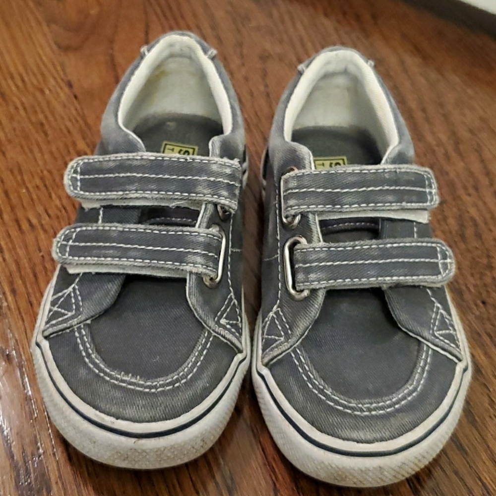 Grey canvas Sperry in 8.5M